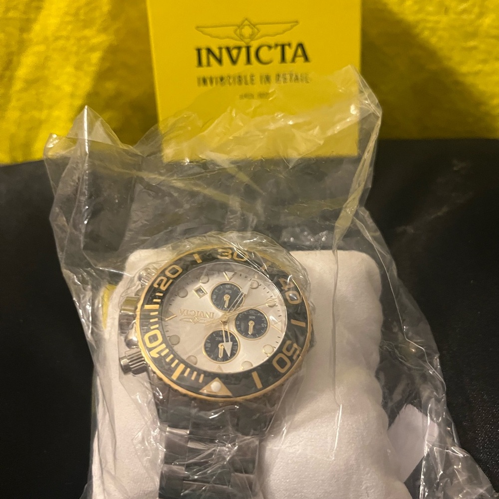Invicta Grand Diver Miami Edition Silver and Gold Chronograph 45mm 100 meter WR - Picture 7 of 9